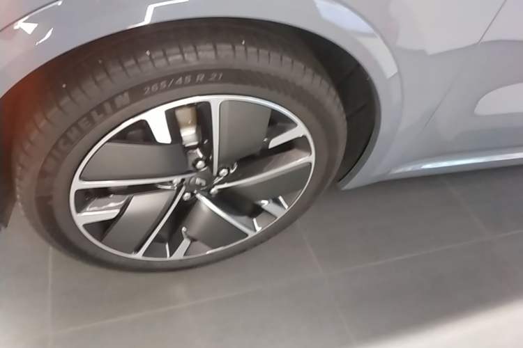 Used Li Auto L8 2025 Ultra Smart Refreshed Edition Left Front Wheel Hub