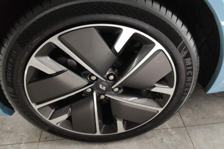 Used Li Auto L8 2025 Max Smart Refresh Edition Left Front Wheel Hub