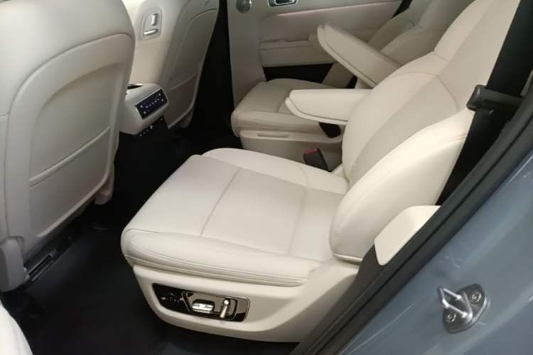 Used Li Auto L8 2025 Ultra Smart Refreshed Edition Left Rear Seat