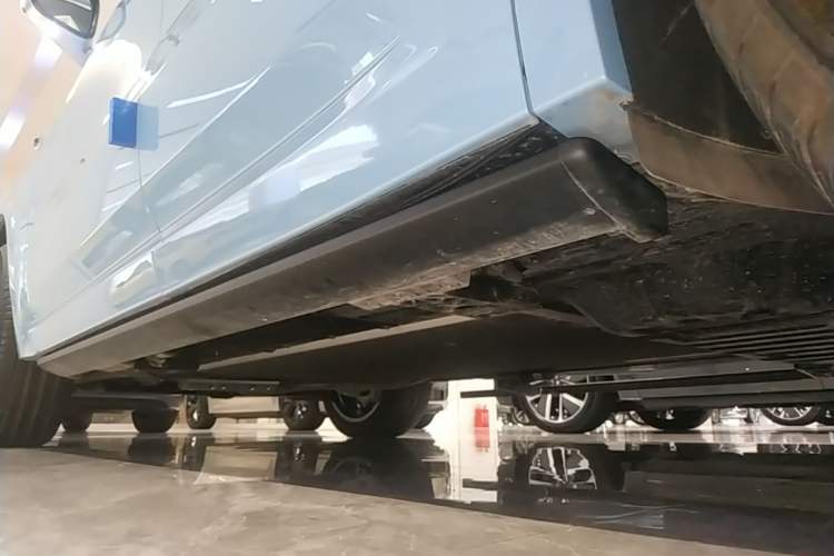 Used Li Auto L8 2025 Ultra Smart Refreshed Edition Left Side Sill