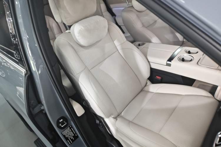 Used Li Auto L8 2025 Max Smart Refresh Edition Right Front Seat