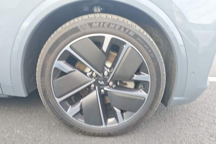 Used Li Auto L8 2025 Max Smart Refresh Edition Right Front Wheel Hub