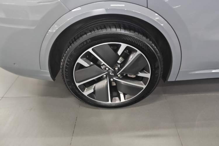 Used Li Auto L8 2025 Max Smart Refresh Edition Right Rear Wheel Hub