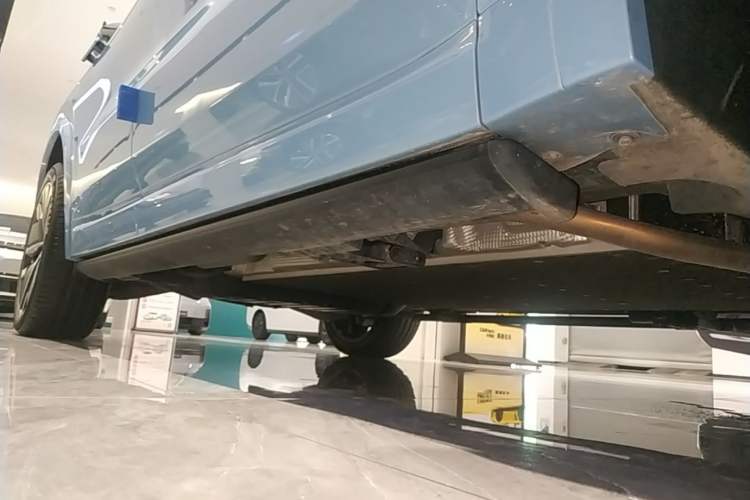 Used Li Auto L8 2025 Ultra Smart Refreshed Edition Right Side Sill