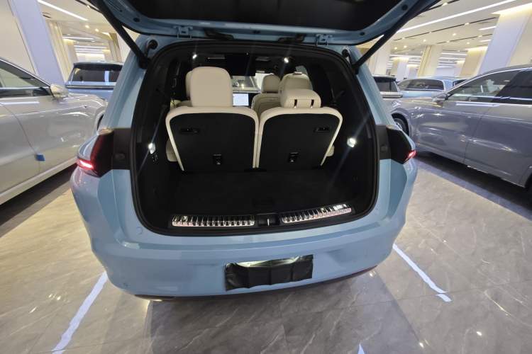 Used Li Auto L8 2025 Ultra Smart Refreshed Edition Trunk