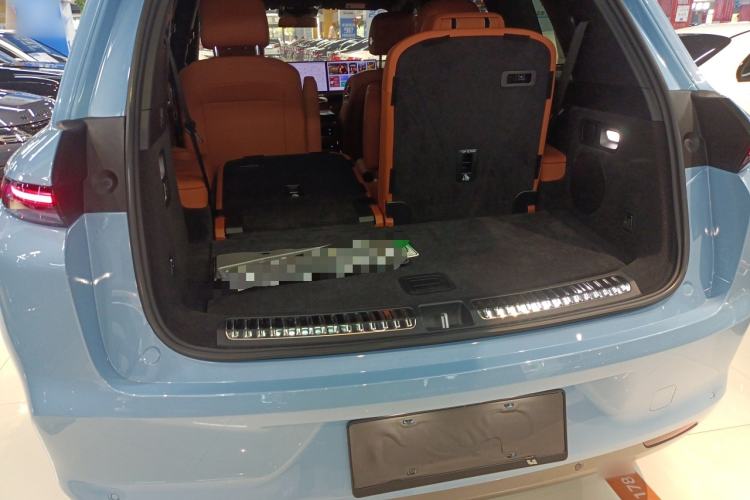 Used Li Auto L8 2025 Max Smart Refresh Edition Trunk