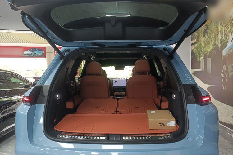 Used Li Auto L8 2025 Max Smart Refresh Edition Trunk