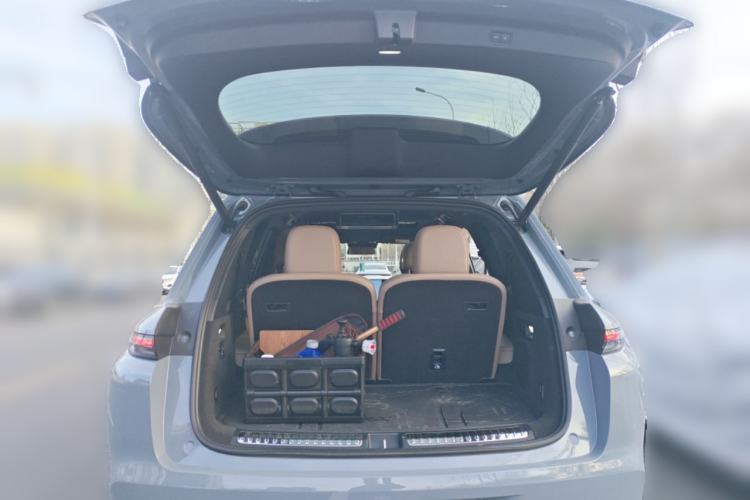 Used Li Auto L8 2025 Max Smart Refresh Edition Trunk