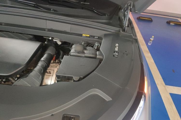 Used Li Auto L8 2025 Ultra Smart Refreshed Edition Engine Bay Left