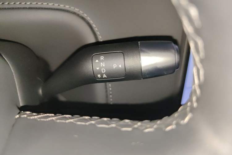 Used Li Auto L8 2025 Ultra Smart Refreshed Edition Gear Lever