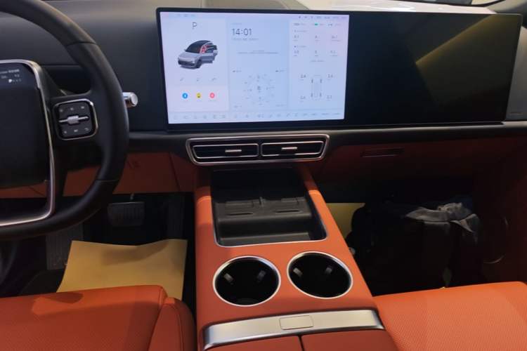 Used Li Auto L8 2025 Max Smart Refresh Edition Audio And AC Panel