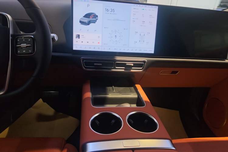 Used Li Auto L8 2025 Max Smart Refresh Edition Audio And AC Panel
