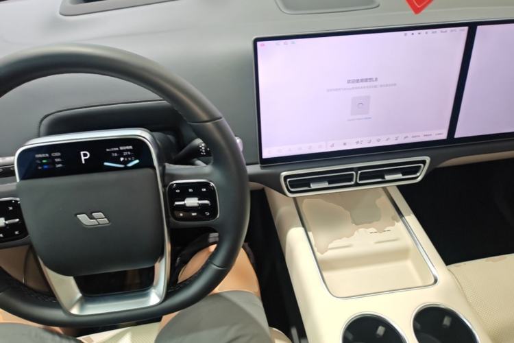 Used Li Auto L8 2025 Ultra Smart Refreshed Edition Center Console