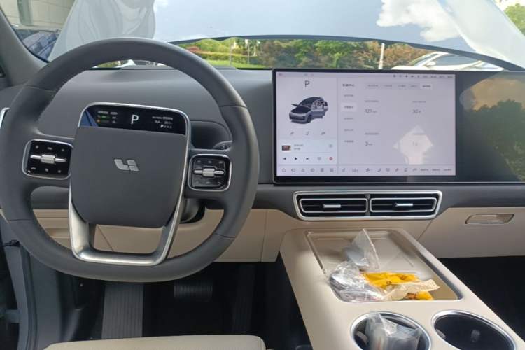 Used Li Auto L8 2025 Max Smart Refresh Edition Center Console