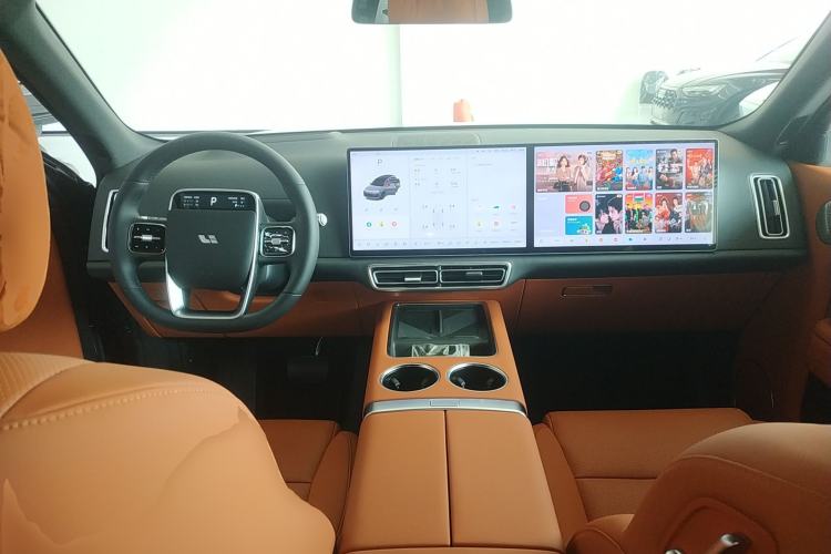 Used Li Auto L8 2025 Pro Smart Refresh Edition Center Console