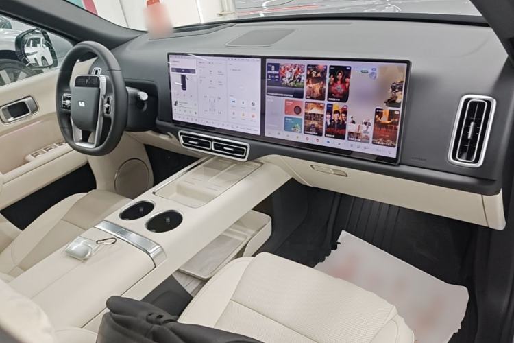 Used Li Auto L8 2025 Pro Smart Refresh Edition Center Console