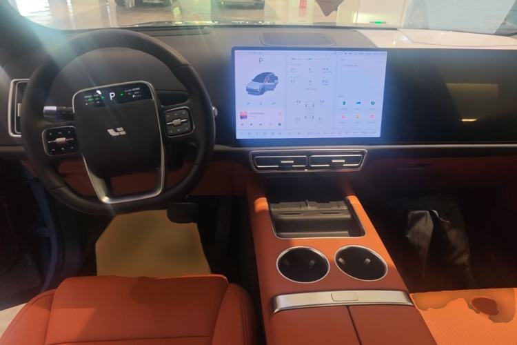 Used Li Auto L8 2025 Max Smart Refresh Edition Center Console