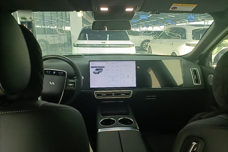 Used Li Auto L8 2025 Max Smart Refresh Edition Center Console