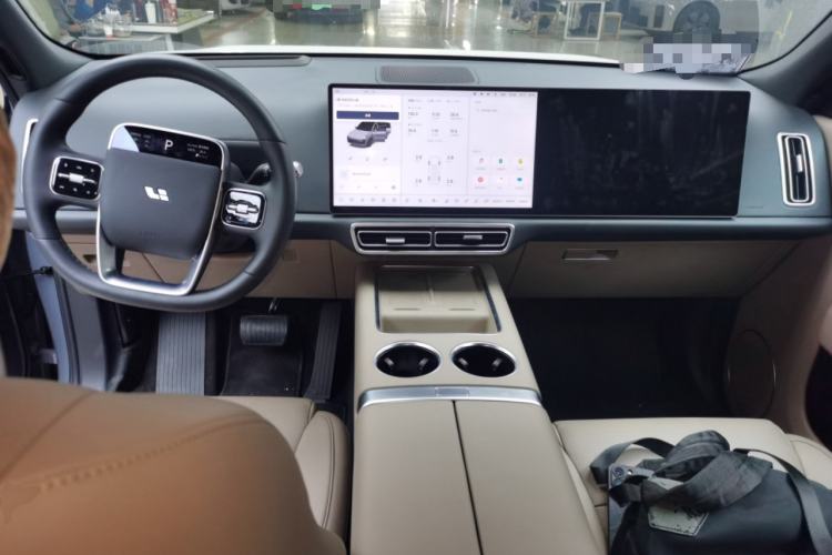 Used Li Auto L8 2025 Ultra Smart Refreshed Edition Center Console