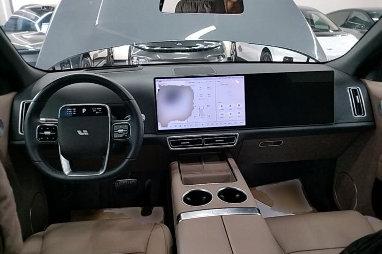 Used Li Auto L8 2025 Ultra Smart Refreshed Edition Center Console