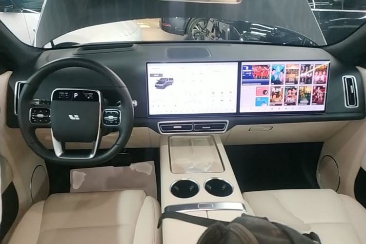 Used Li Auto L8 2025 Ultra Smart Refreshed Edition Center Console