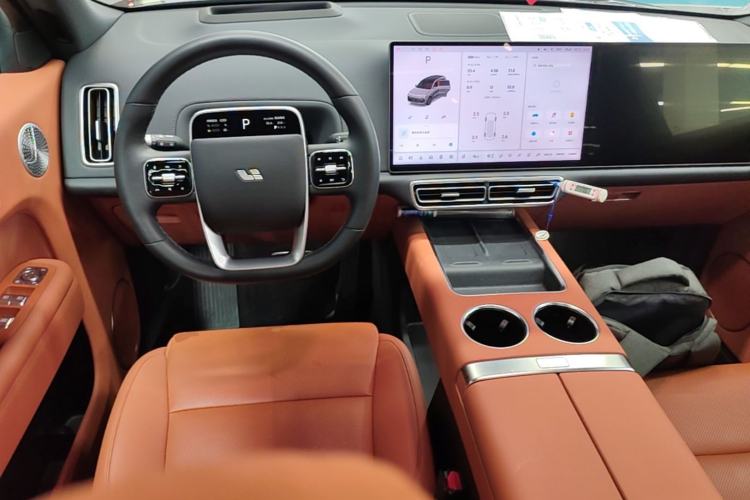 Used Li Auto L8 2025 Ultra Smart Refreshed Edition Center Console