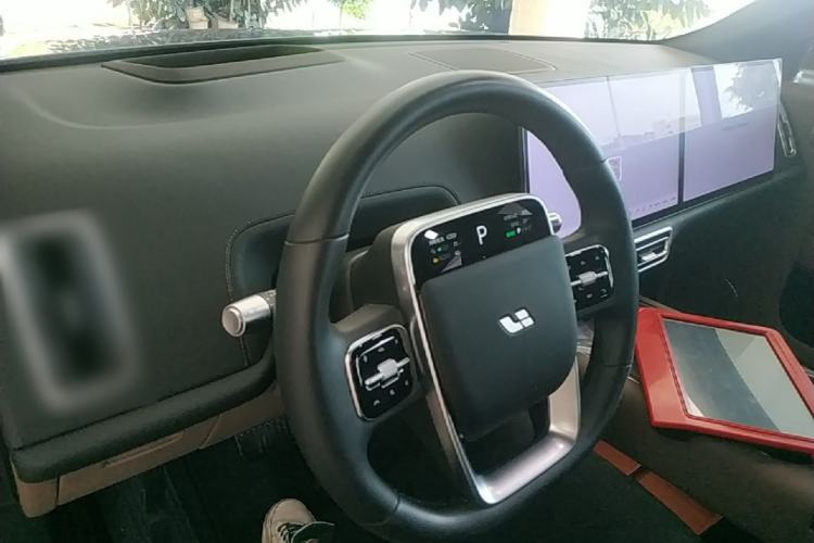 Used Li Auto L8 2025 Max Smart Refresh Edition Center Console