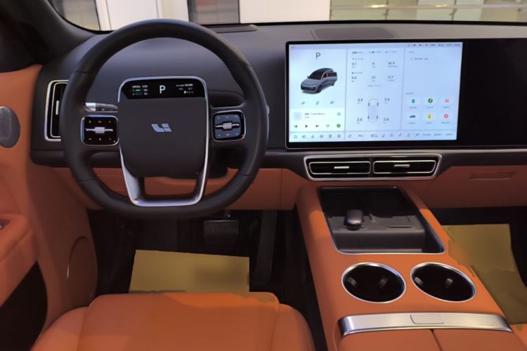 Used Li Auto L8 2025 Max Smart Refresh Edition Center Console