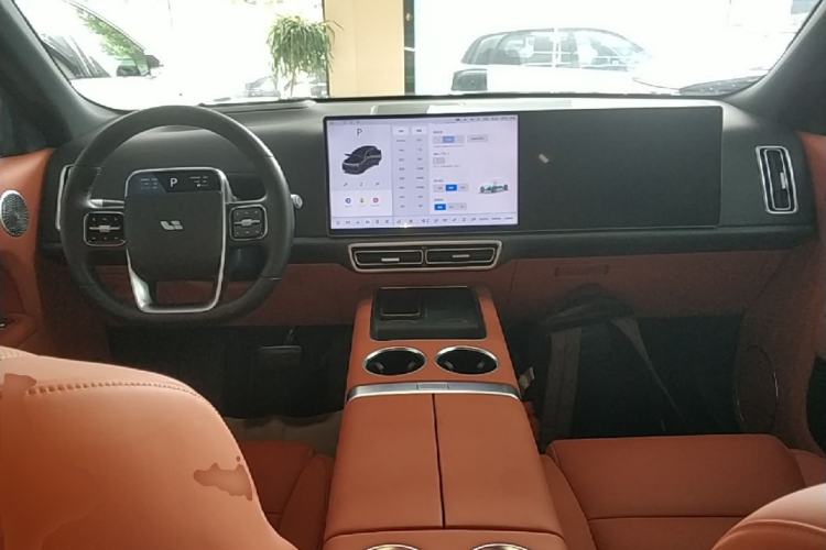 Used Li Auto L8 2025 Ultra Smart Refreshed Edition Center Console