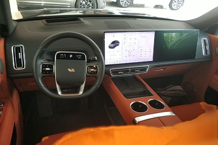 Used Li Auto L8 2025 Max Smart Refresh Edition Center Console