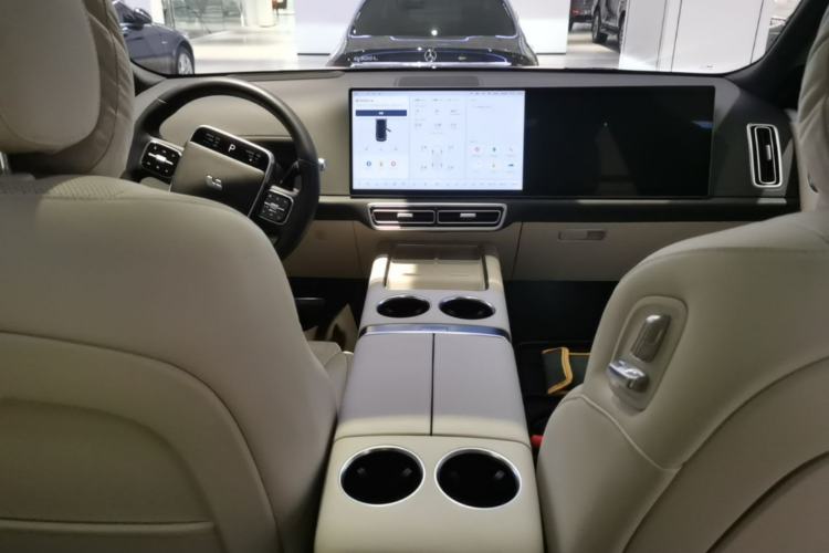 Used Li Auto L8 2025 Ultra Smart Refreshed Edition Center Console