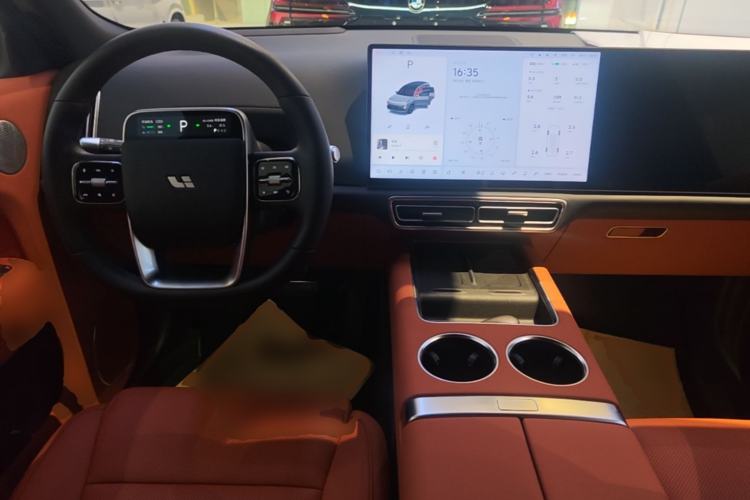 Used Li Auto L8 2025 Max Smart Refresh Edition Center Console