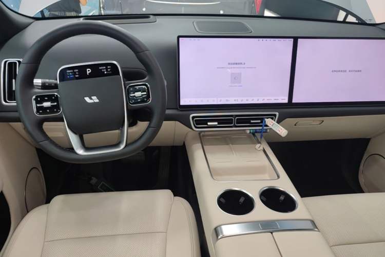 Used Li Auto L8 2025 Ultra Smart Refreshed Edition Center Console