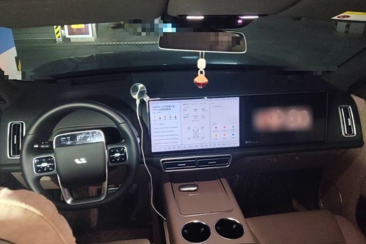 Used Li Auto L8 2025 Max Smart Refresh Edition Center Console