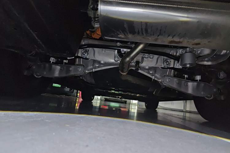 Used Li Auto L8 2025 Max Smart Refresh Edition Chassis Rear