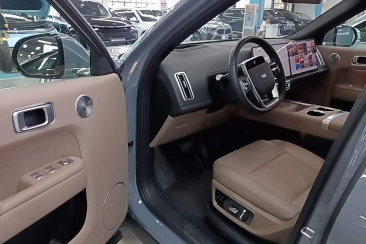 Used Li Auto L8 2025 Ultra Smart Refreshed Edition Driver Seat