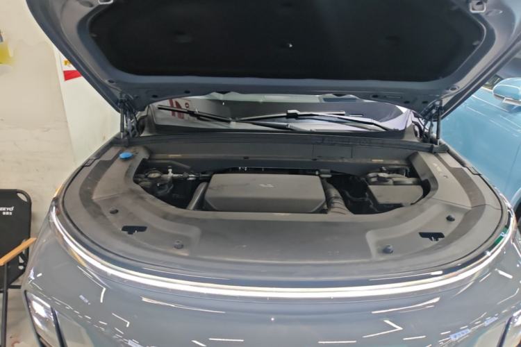 Used Li Auto L8 2025 Ultra Smart Refreshed Edition Engine Bay