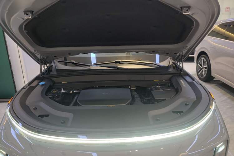 Used Li Auto L8 2025 Max Smart Refresh Edition Engine Bay