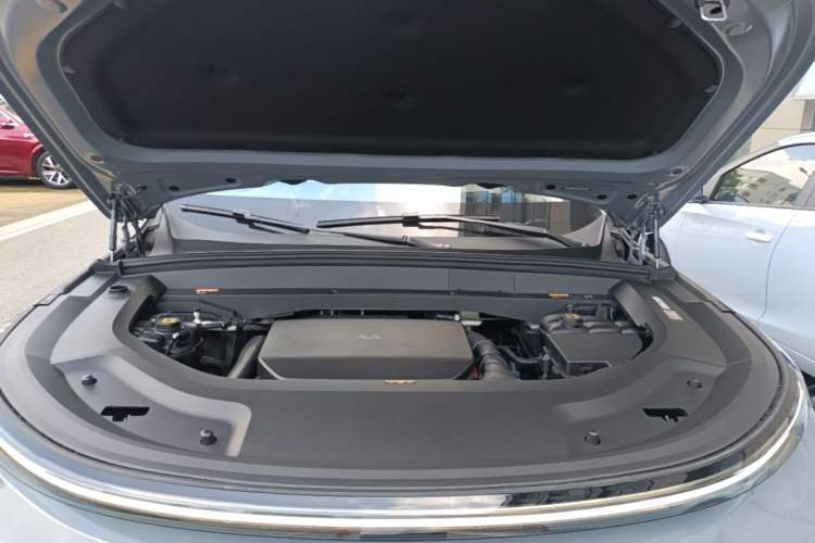 Used Li Auto L8 2025 Max Smart Refresh Edition Engine Bay