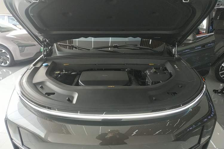 Used Li Auto L8 2025 Pro Smart Refresh Edition Engine Bay