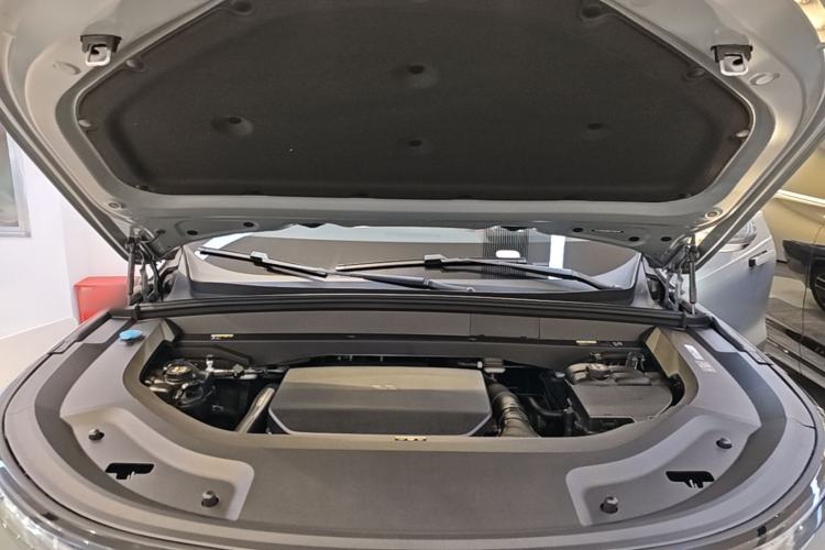 Used Li Auto L8 2025 Max Smart Refresh Edition Engine Bay