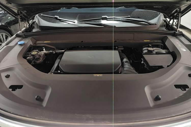 Used Li Auto L8 2025 Max Smart Refresh Edition Engine Bay