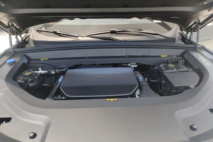 Used Li Auto L8 2025 Max Smart Refresh Edition Engine Bay
