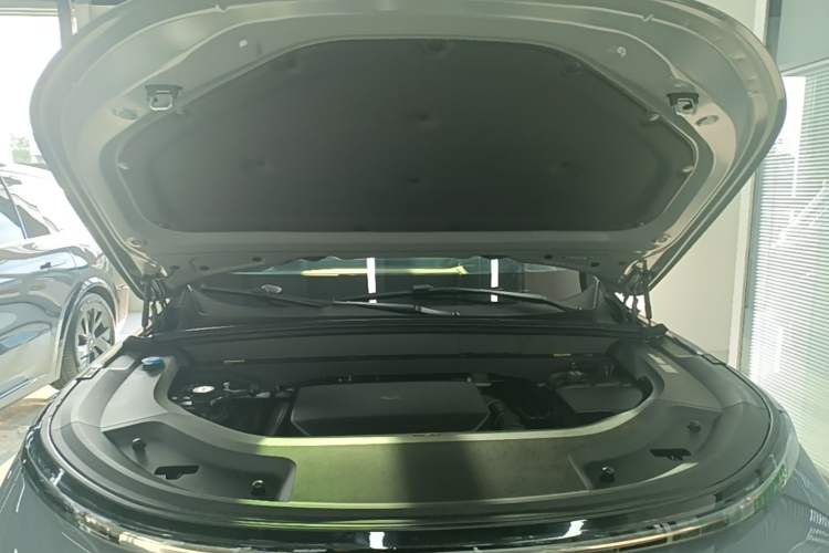 Used Li Auto L8 2025 Max Smart Refresh Edition Engine Bay