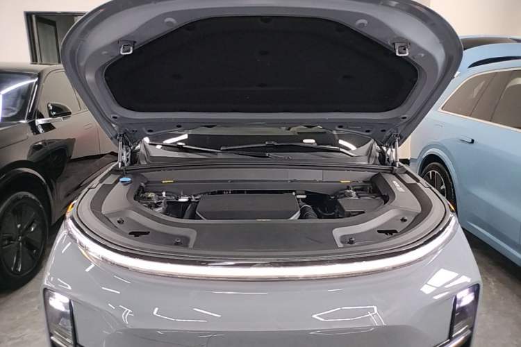 Used Li Auto L8 2025 Ultra Smart Refreshed Edition Engine Bay