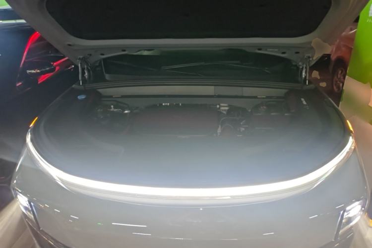 Used Li Auto L8 2025 Max Smart Refresh Edition Engine Bay