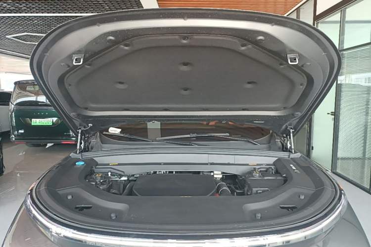 Used Li Auto L8 2025 Ultra Smart Refreshed Edition Engine Bay