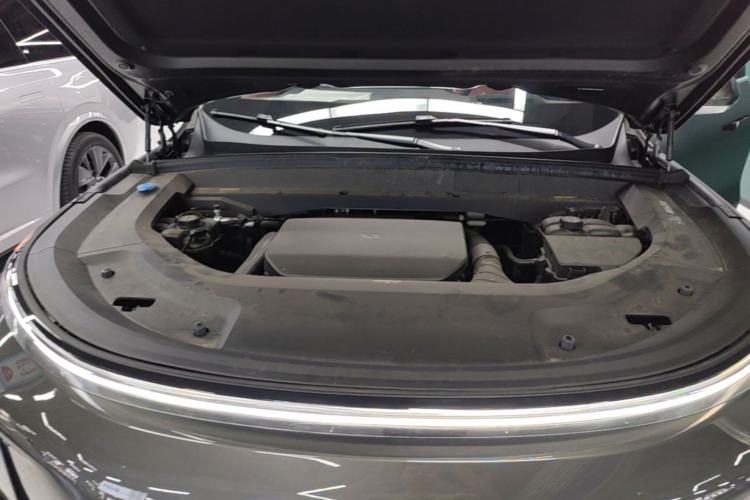 Used Li Auto L8 2025 Ultra Smart Refreshed Edition Engine Bay