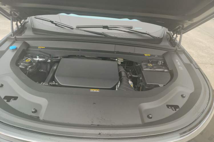 Used Li Auto L8 2025 Max Smart Refresh Edition Engine Bay