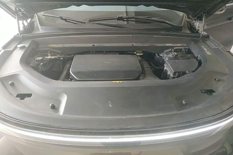 Used Li Auto L8 2025 Max Smart Refresh Edition Engine Bay